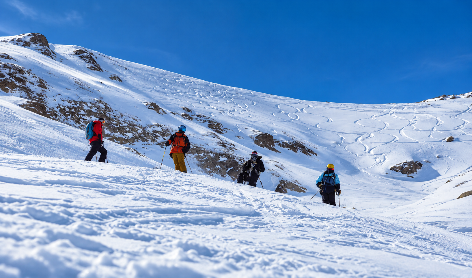 Custom heli-drop and backcountry logistics in Gulmarg